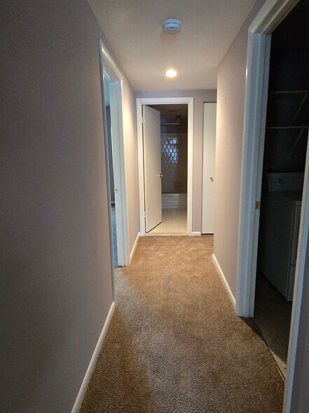 Hallway - 3 Mullingar Ct