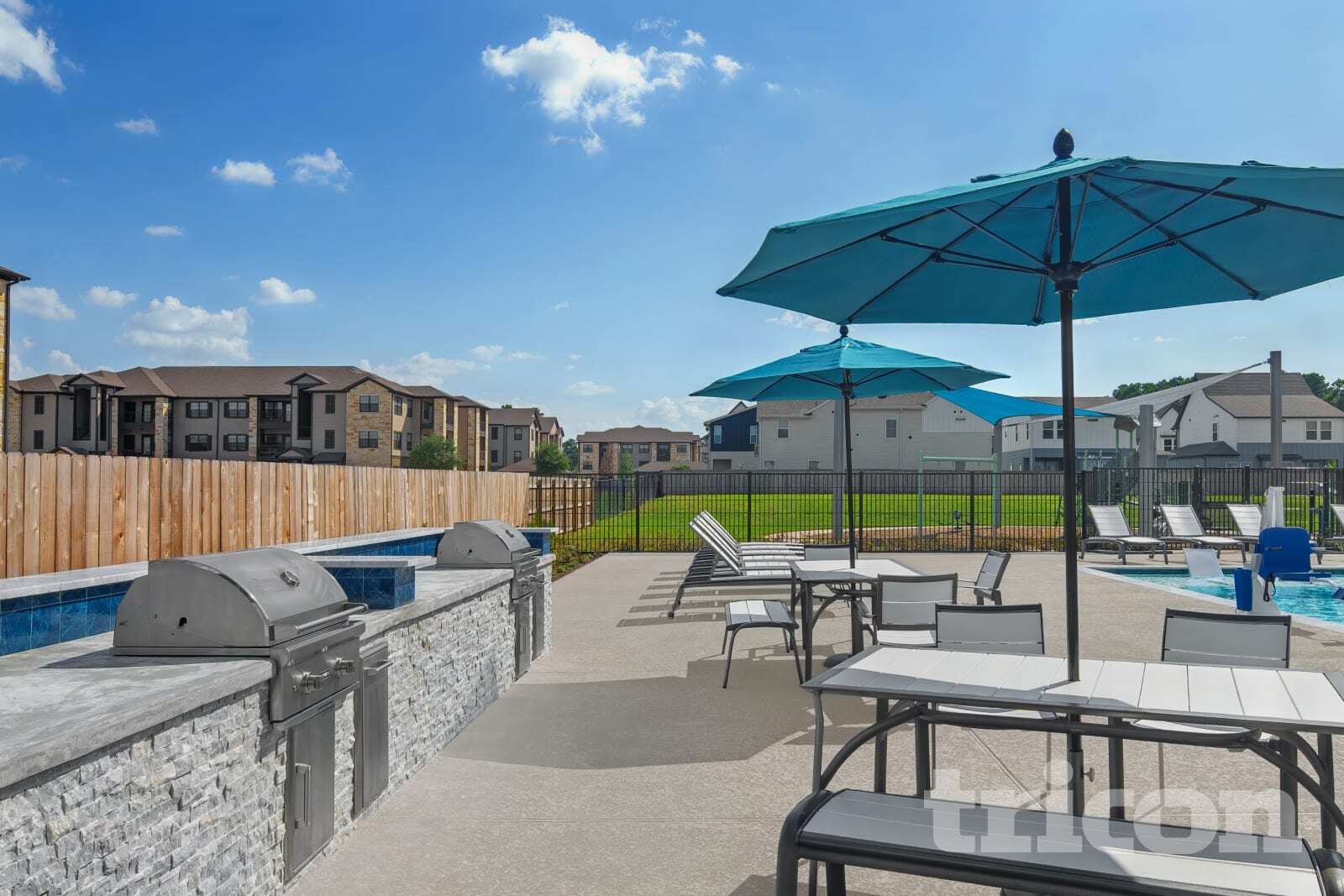 Building Photo - 9835 Willow Creek Commerce Dr