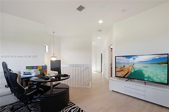 Building Photo - 34850 SW 218th Ave