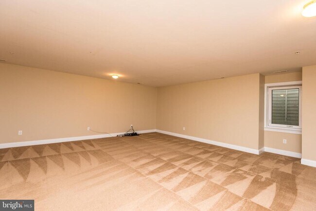 Building Photo - 3233 Meadow View Cir