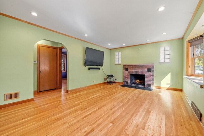 Building Photo - 5536 Webster St