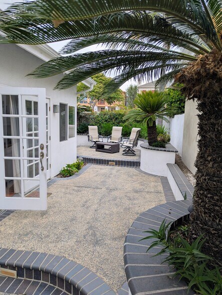Building Photo - 2730 Point Del Mar