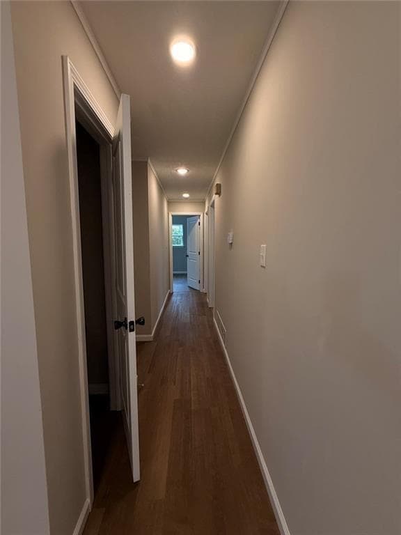 Building Photo - 1055 Pinecrest Dr