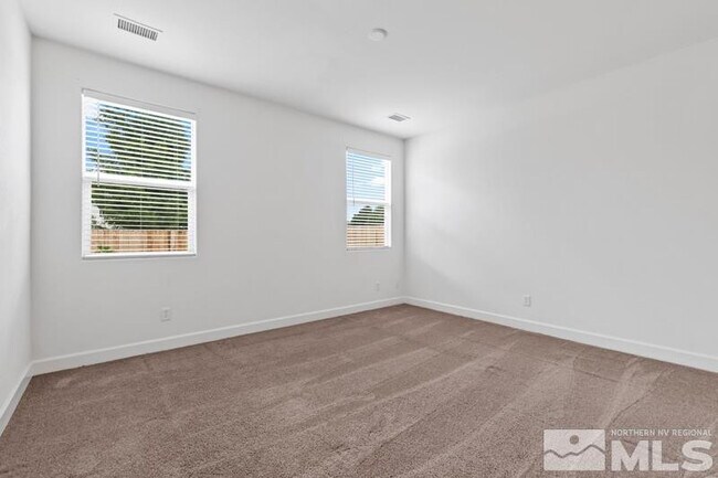 Building Photo - 365 Pesaro Way