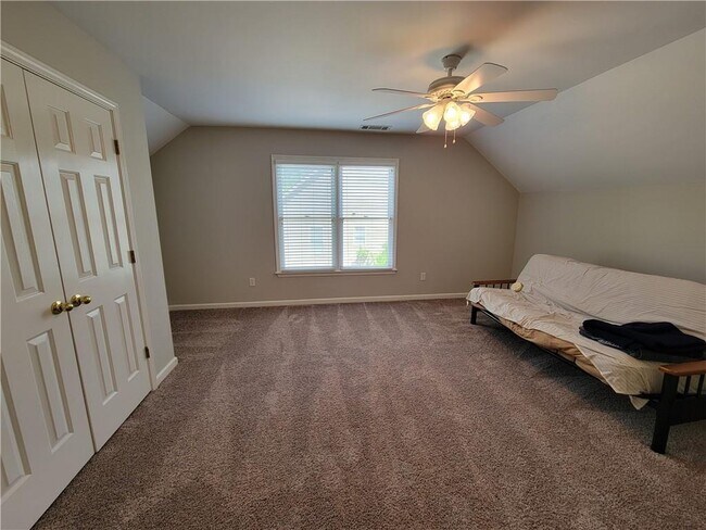 Building Photo - 800 Middlebrooke Bend