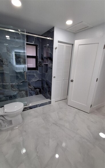 Building Photo - 216 Shadow Way