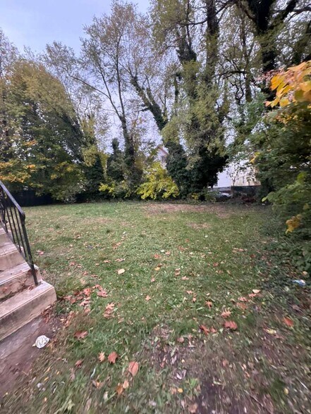 Building Photo - 247 Fairmont Ave