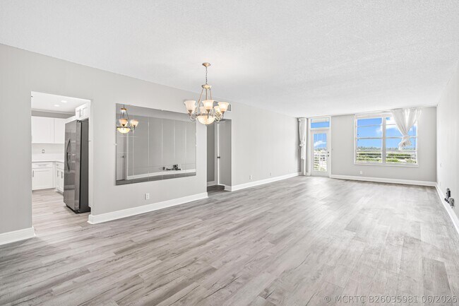 Building Photo - 2851 S Ocean Blvd