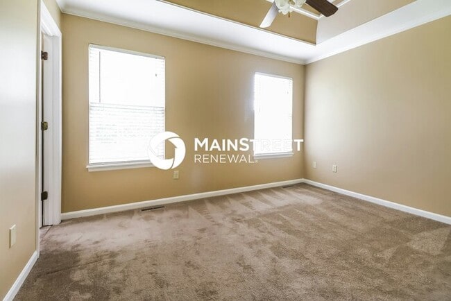 Building Photo - 3 Bedroom Pet-Friendly Home in Kansas City, MO with Main Street Renewal