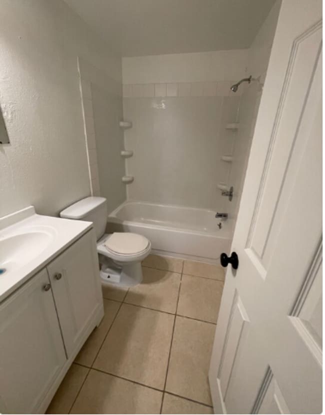 Building Photo - Triplex townhome blocks away from Anshutz ...