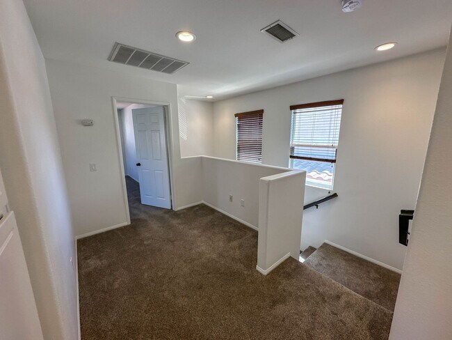Building Photo - 24623 Montevista Cir