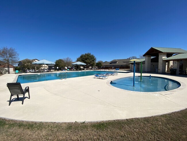 Building Photo - 3/2/2 in Avery Park / Fridge Included  / W...