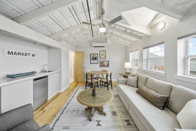 Building Photo - 122 W Elder St