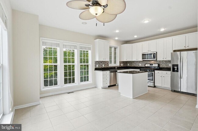 Building Photo - 13318 Summer Garden Walk