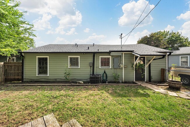 Building Photo - 3241 Edmond Ave