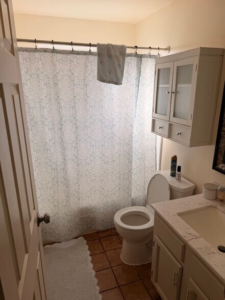 Building Photo - 416 Coral Cir