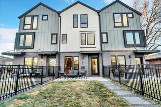 Building Photo - 1403 Yates St