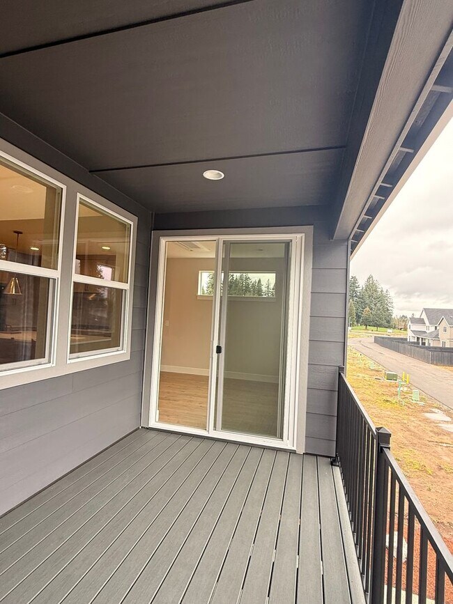 Building Photo - Gorgeous 3 Bedroom with Loft and Bonus Room! High Ceilings! Pantry! Keyless Entry! Double Oven & ...