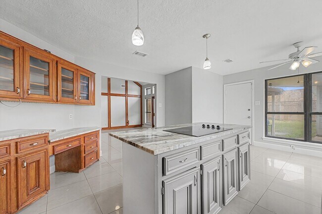 Building Photo - 7223 Mission Ct Dr