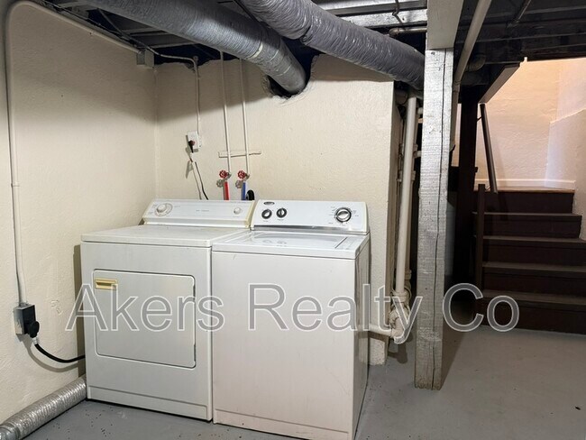Building Photo - 1125 Mahren Ave
