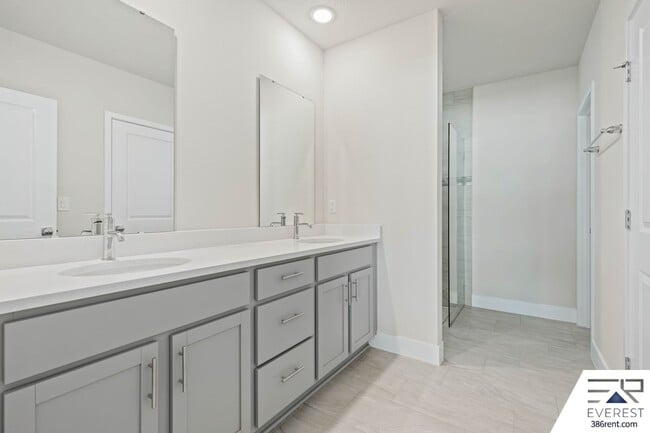 Building Photo - FULLY FENCED, LIKE NEW 3/2/2 IN DESIRABLE INDIAN TRAILS