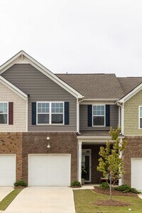 Building Photo - Townhouse in Tega Cay Available NOW! MOVE IN SPECIAL! $300 off 1st Month's Rent if Moved in by Ja...