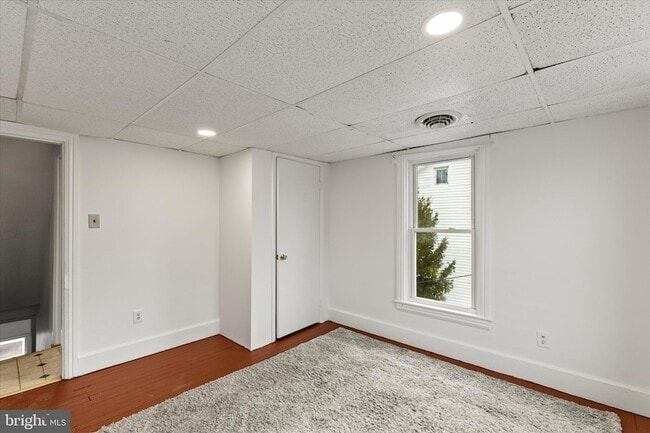 Building Photo - 6 N Main St