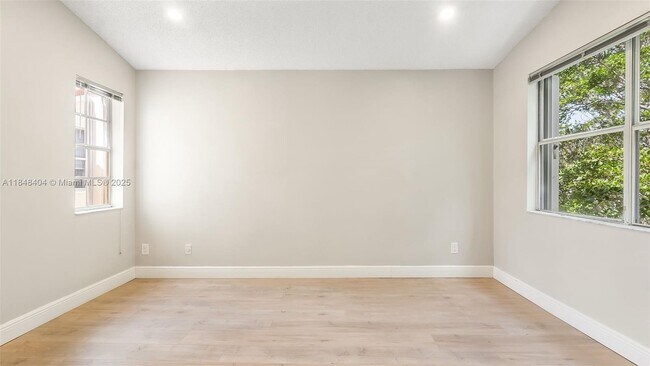 Building Photo - 909 Garnet Cir