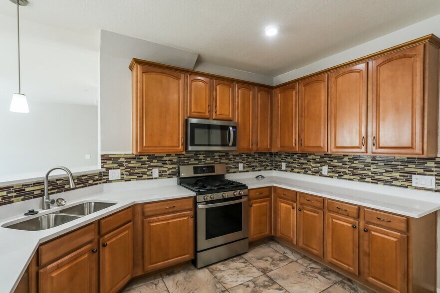 Building Photo - 2068 S Mcconnell Dr