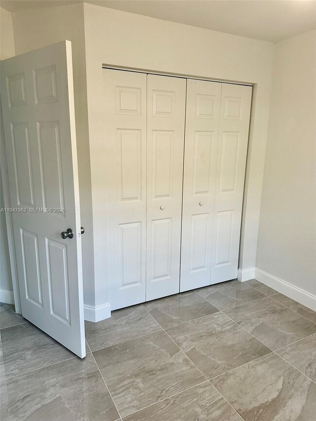 Building Photo - 2941 NE 185th St