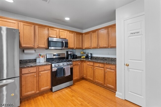 Building Photo - 162 Blue Heron Dr