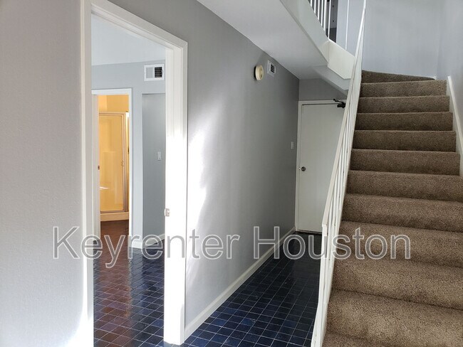 Building Photo - 6750 Sands Point Dr