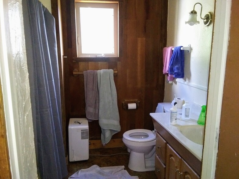 Bathroom - 429 NW 17th St