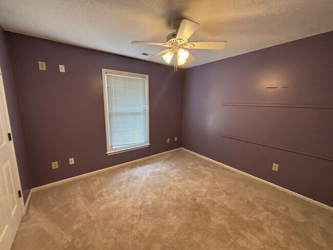 Building Photo - 5405 Beretta Way
