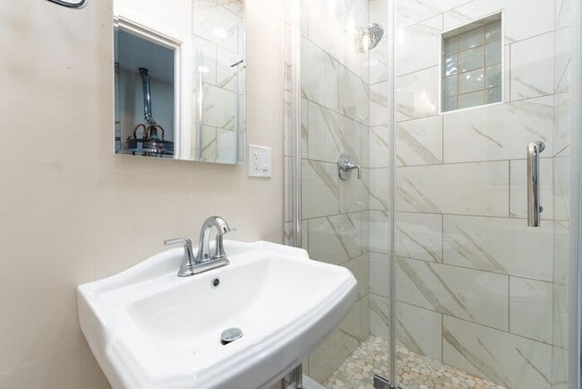 Building Photo - Thoughtfully Updated 2 bedroom Home in Pacific Grove