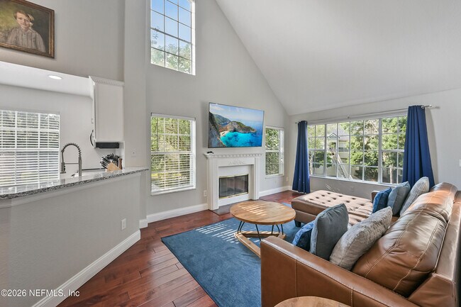 Building Photo - 13703 Richmond Park Dr N