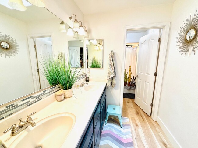 Building Photo - BEAUTIFUL 5 BED/3 BATH HOME IN THE HIDDEN HILLS SUBDIVISION