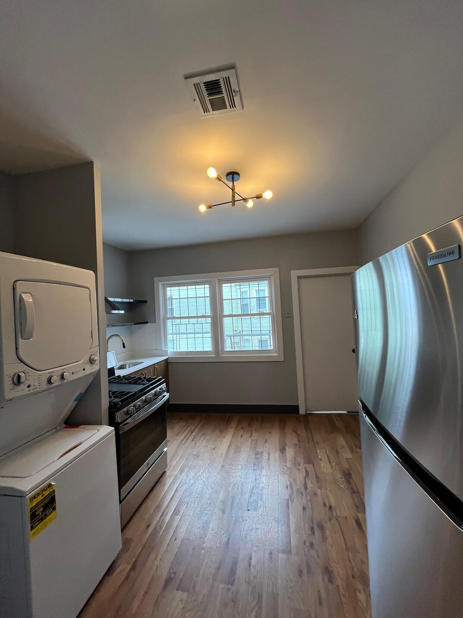 Building Photo - 74 Baldwin Ave