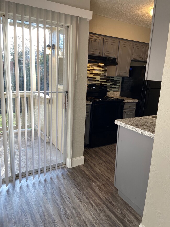 Summer Creek Apartments 3754 W Buckingham Rd Garland TX 75042