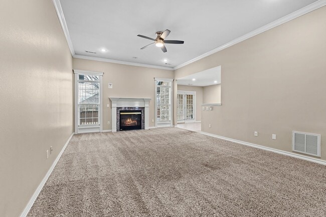 Building Photo - Beautiful and Spacious Home!