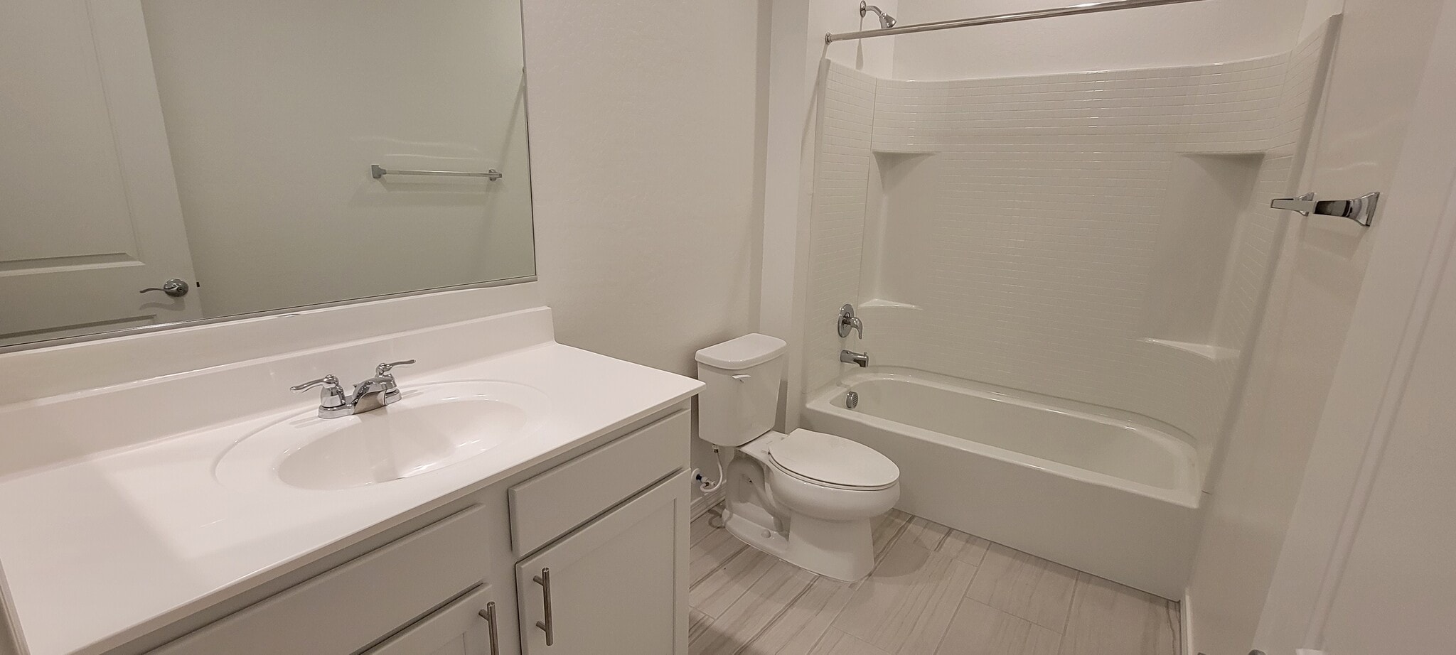 Bathroom 2 (2nd Floor) - 9309 E Static Ave
