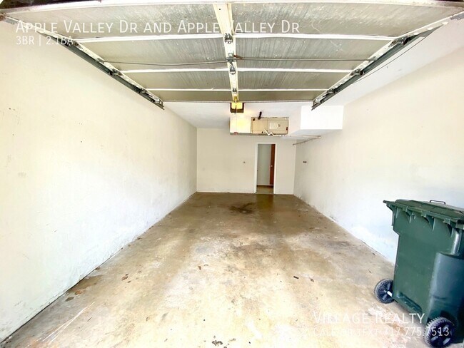 Building Photo - 818 Apple Valley Dr