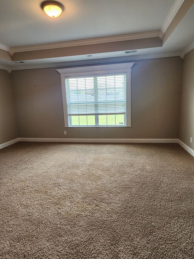 Building Photo - Maryville 37801 - 3 bed 2 bath home with a...