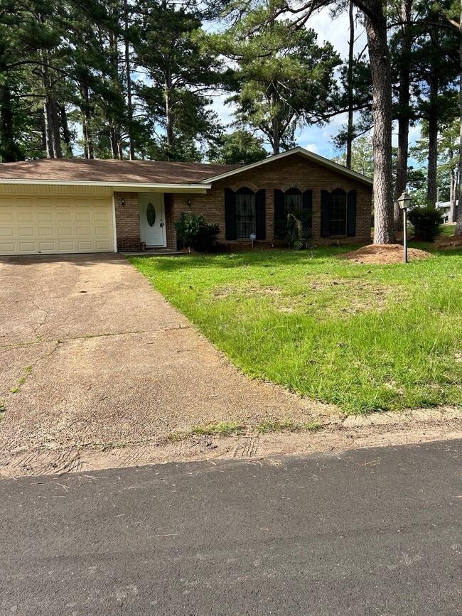 Building Photo - 102 Pine Island Dr