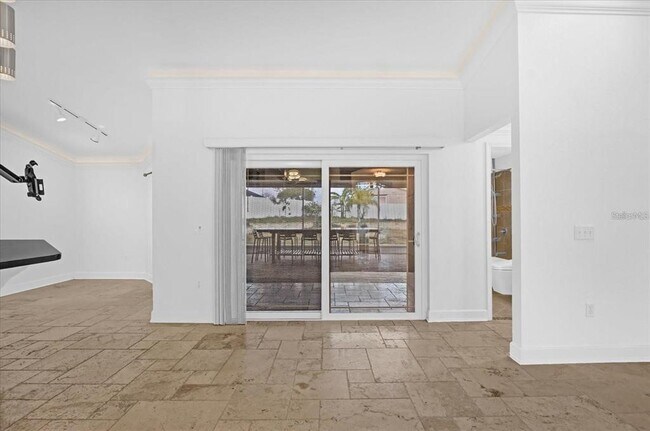 Building Photo - 3499 Summerwood Way