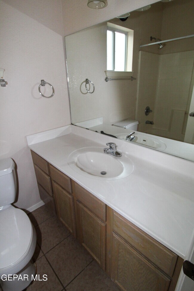 Building Photo - 5913 Cielo Del Rey Pl