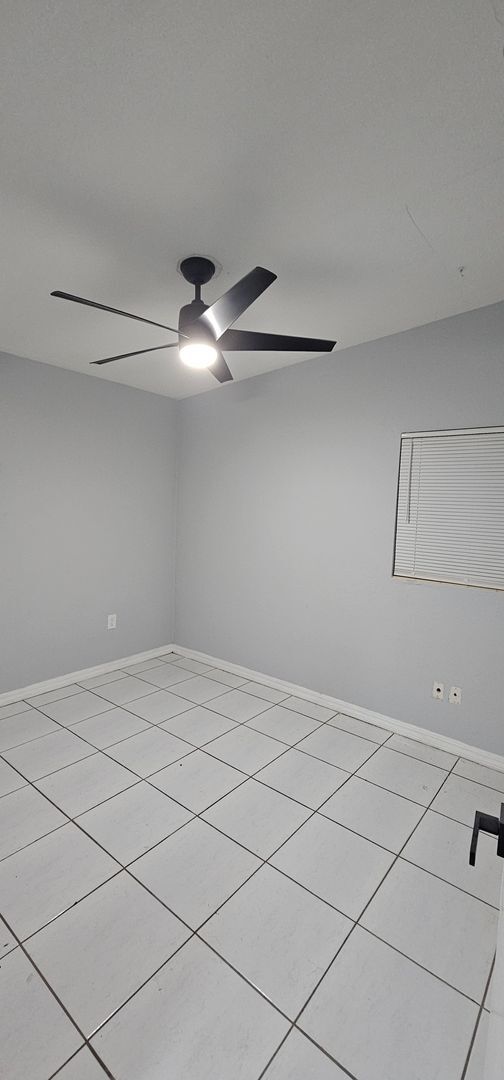 Building Photo - REMODELED 3 BEDROOM / 1 BATH / CARPORT (WINTER PARK!)
