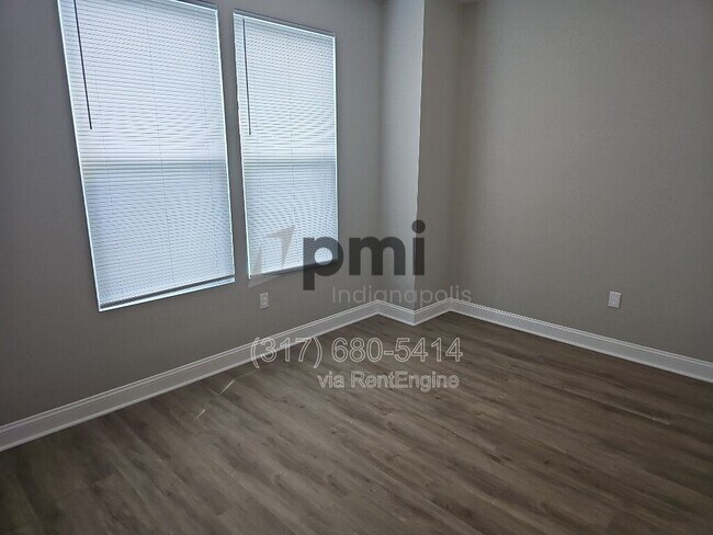 Building Photo - 640 N Parker Ave