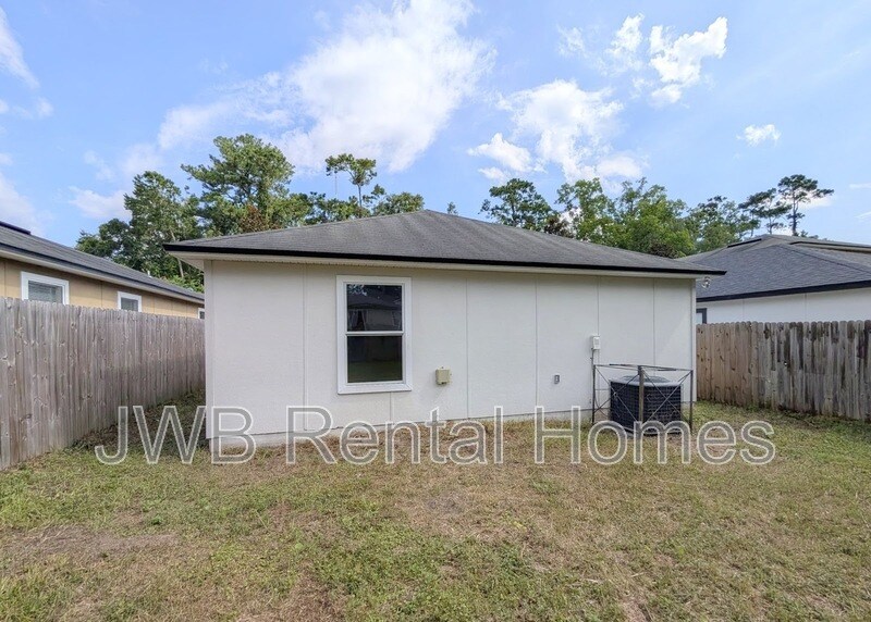 Building Photo - 8460 Kona Ave