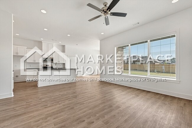 Building Photo - 375 Canada Dr